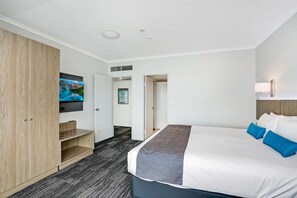 1 bedroom, minibar, in-room safe, desk