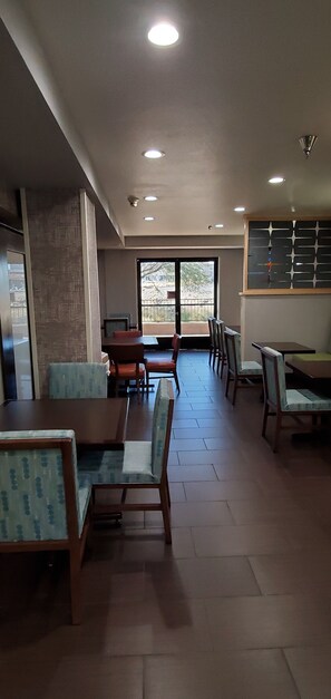 Free daily buffet breakfast