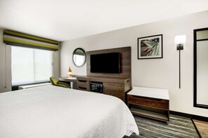 Iron/ironing board, free cots/infant beds, free rollaway beds, free WiFi - Hampton Inn & Suites Las Vegas-Henderson (Henderson)