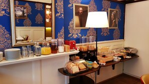 Daily buffet breakfast for a fee - De Bedstee Boutique Capsules (Amsterdam)
