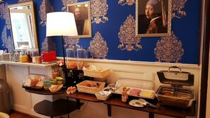 Daily buffet breakfast (EUR 14.50 per person)