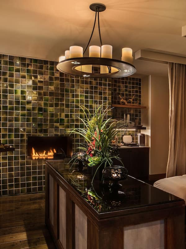 Couples treatment rooms, body treatments, hydrotherapy, aromatherapy