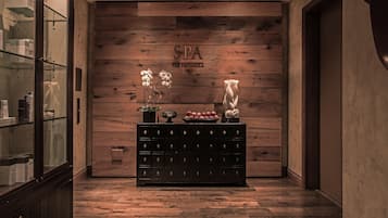 Couples treatment room(s), body treatments, hydrotherapy, aromatherapy