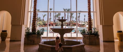 含每日吃到飽早餐