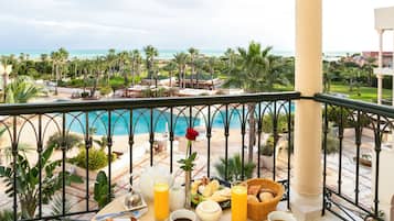 デラックス ルーム シービュー | 1 室のベッドルーム、イタリアのフレッテ製シーツ、高級寝具、セレクト コンフォート製ベッド