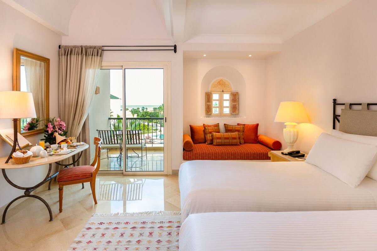 1 bedroom, Frette Italian sheets, premium bedding, Select Comfort beds