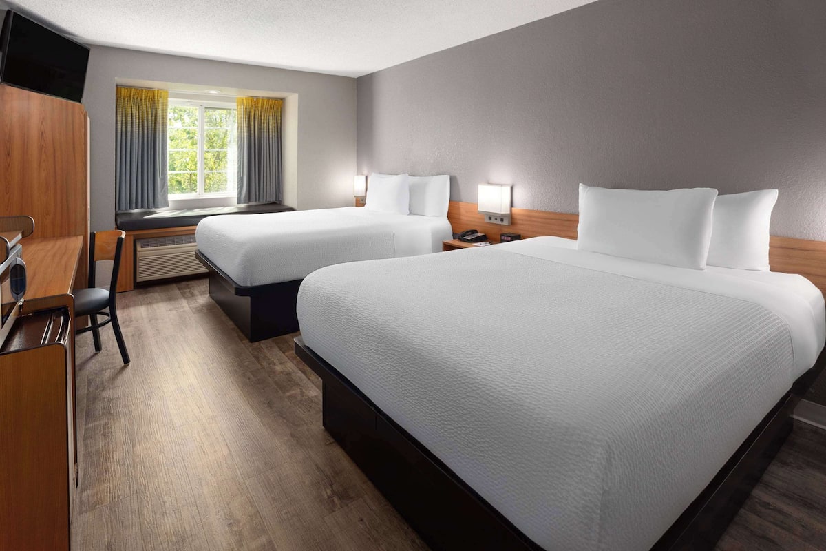 Standard Room, 2 Queen Beds