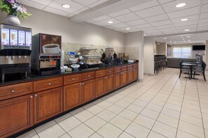 Desayuno continental gratuito y diario