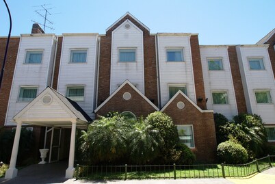 Hotel Aeroparque Inn & Suites