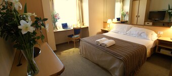 Hotel Aeroparque Inn & Suites