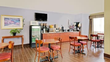 Free daily continental breakfast
