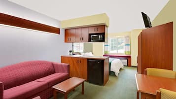 Studio Suite, 1 Queen Bed, Non Smoking