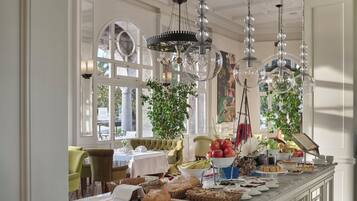 Colazione a buffet a pagamento, servita tutte le mattine