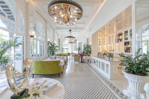 Breakfast, lunch, dinner served; local cuisine, sea views 