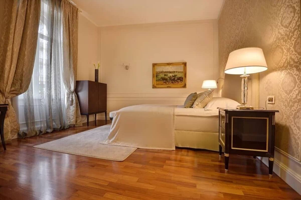 Doppia Deluxe | Biancheria da letto ipoallergenica, minibar, una cassaforte in camera