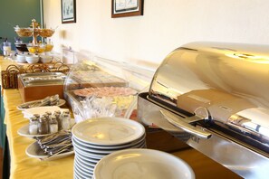 Free daily buffet breakfast