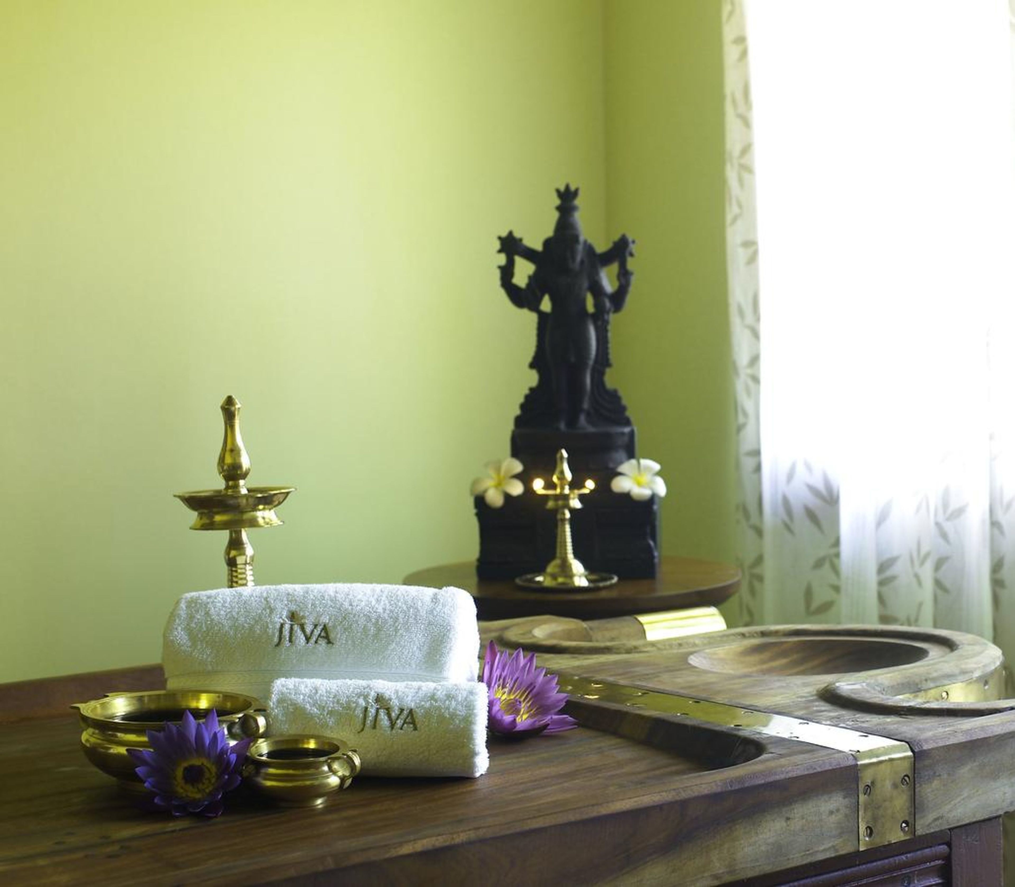 hot tub, body treatments, body wraps, body scrubs, ayurvedic treatments