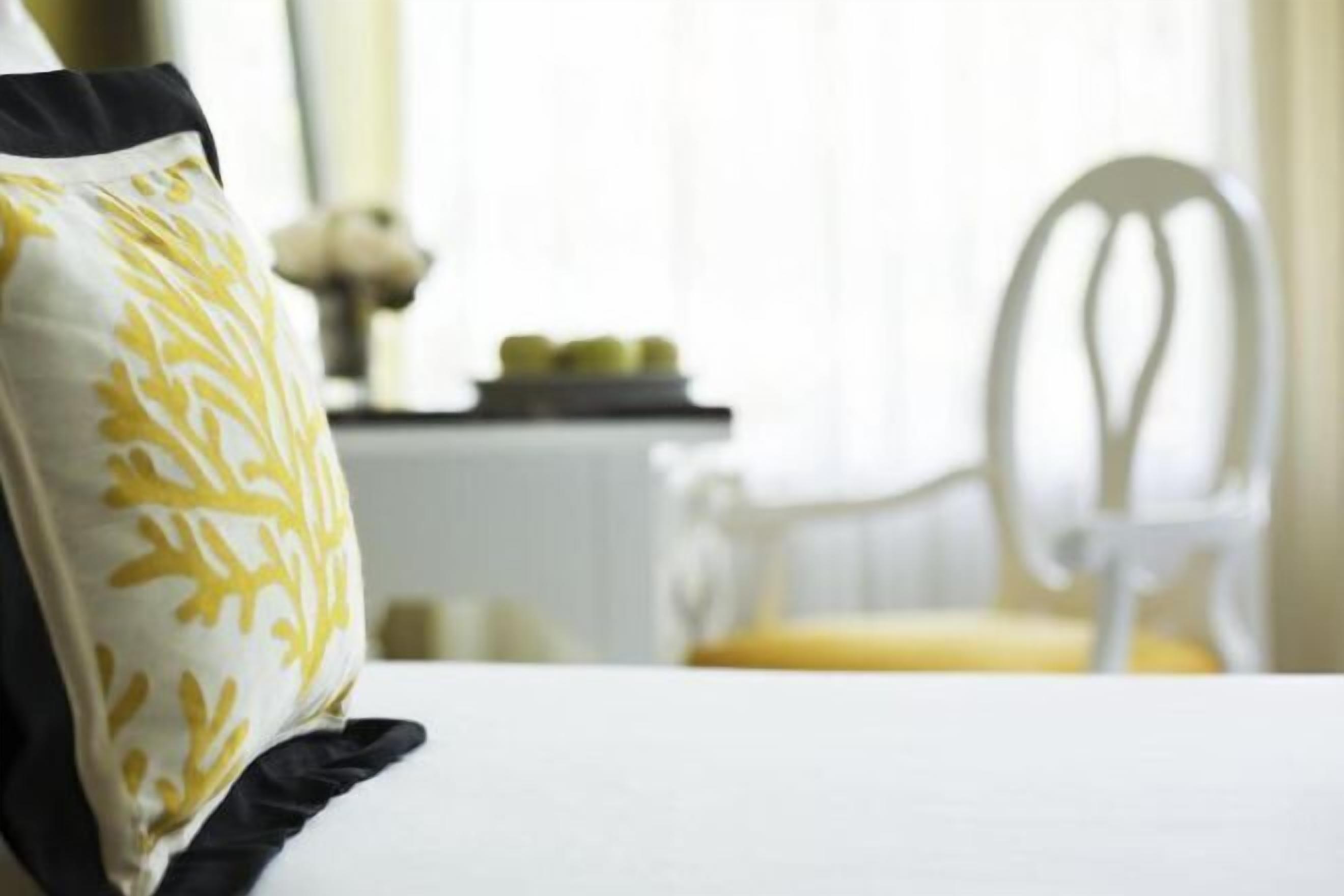 1 bedroom, Egyptian cotton sheets, premium bedding, down duvets