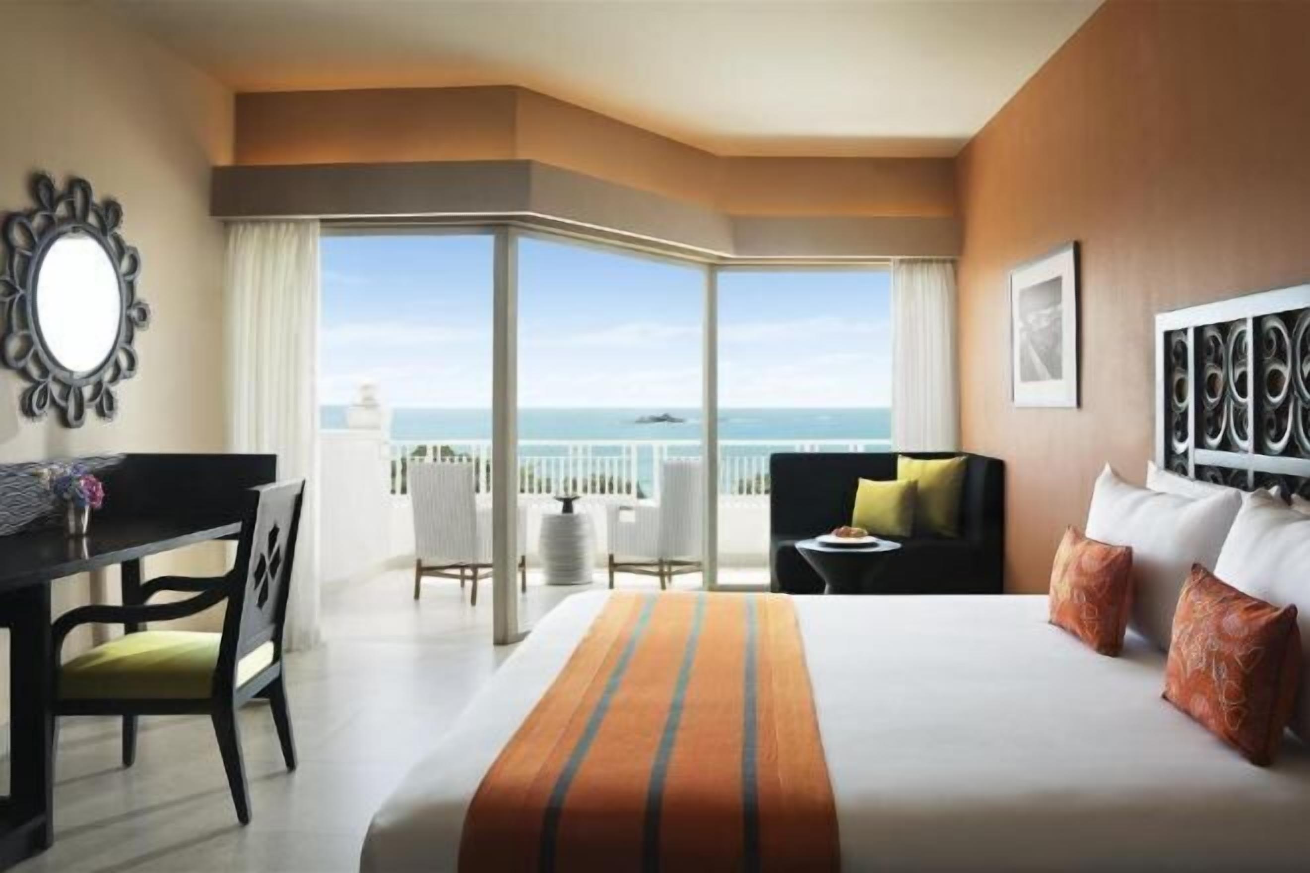1 bedroom, Egyptian cotton sheets, premium bedding, down duvets