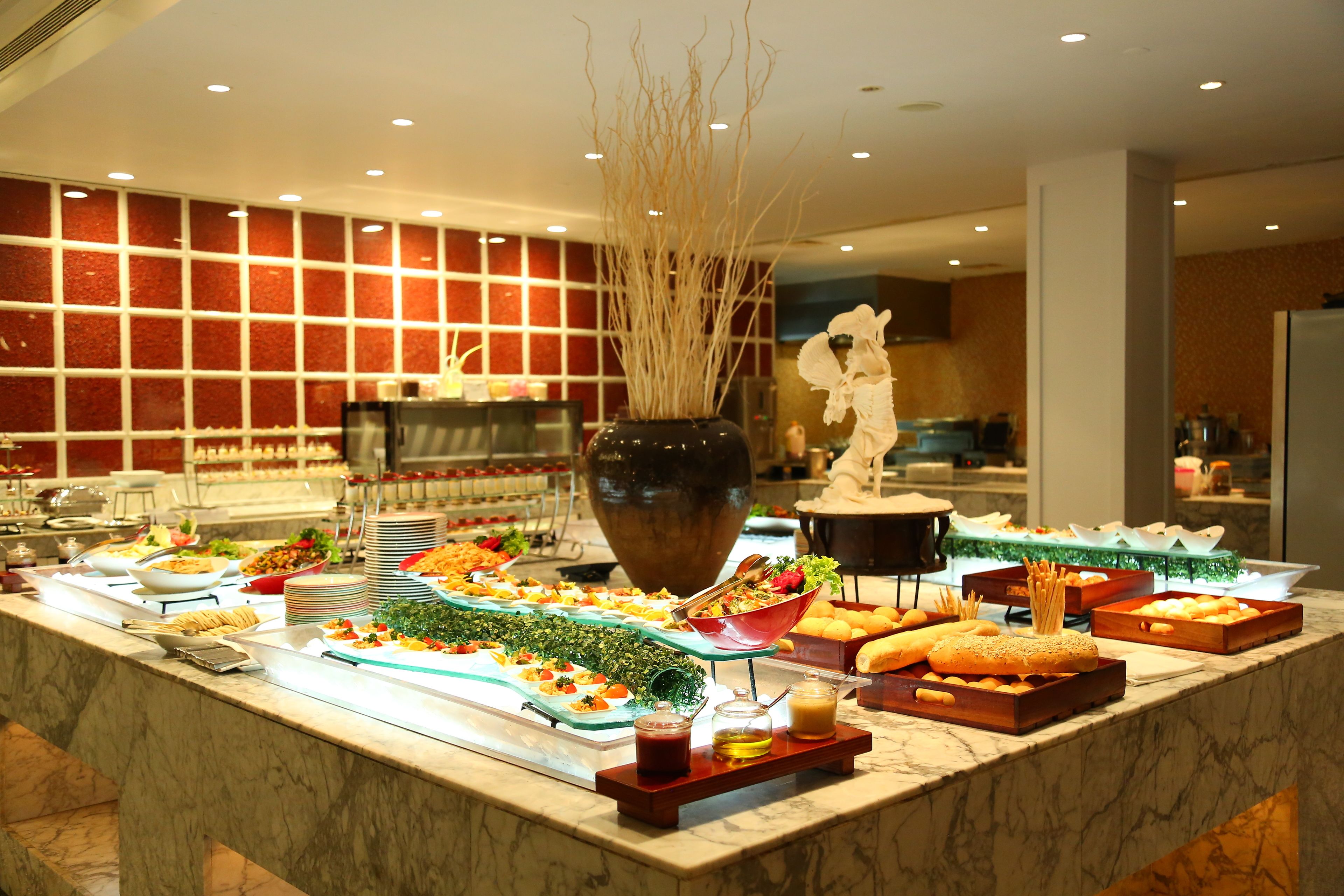 Petit déjeuner buffet servi en supplément