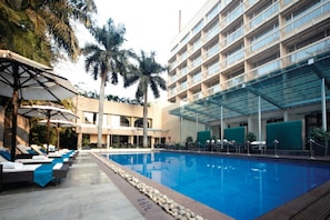 Outdoor pool, sun loungers