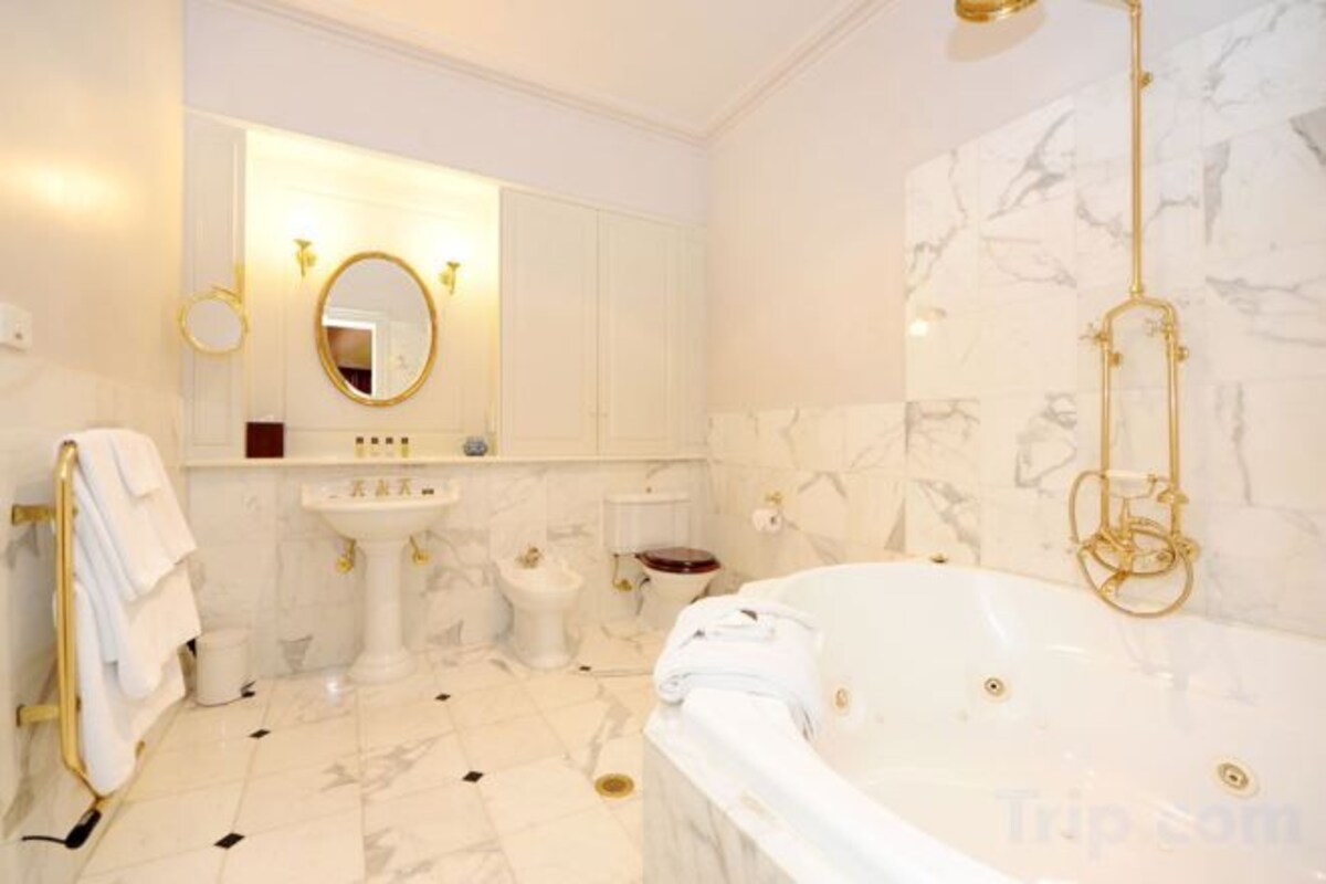 Baño | Secador de pelo y toallas