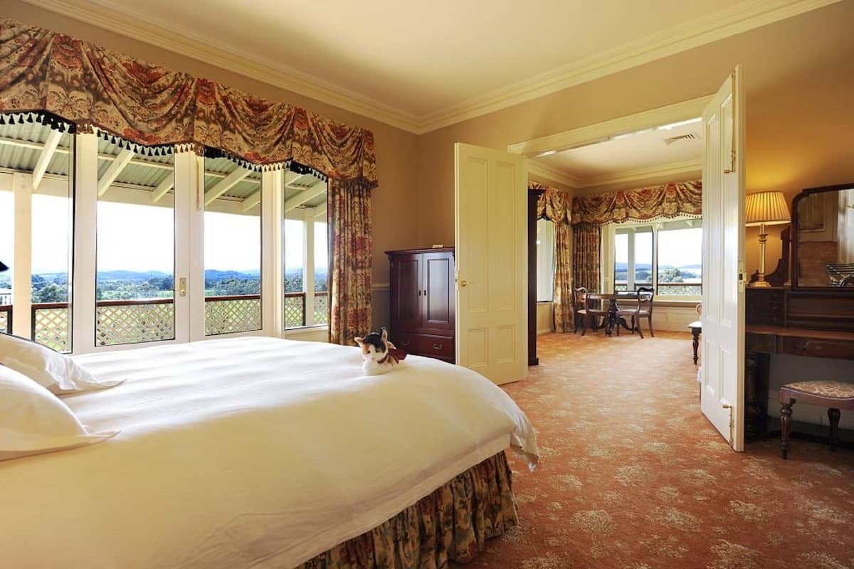 1 bedroom, down duvets, individually decorated, individually furnished