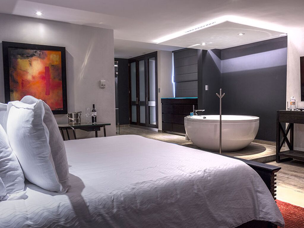 In-room safe, desk, iron/ironing board, free WiFi