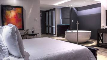 In-room safe, desk, iron/ironing board, free WiFi