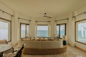Villa, 2 chambres, au bord de l’océan (Plunge Pool - Xuxu) | Literie de qualité, couette en duvet, minibar