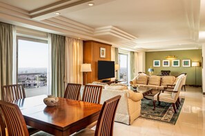 Royal Suite, 1 King Bed, City View (Balcony) | Lounge | 2 bars/lounges, rooftop bar - Sheraton Amman Al Nabil Hotel (Amman)