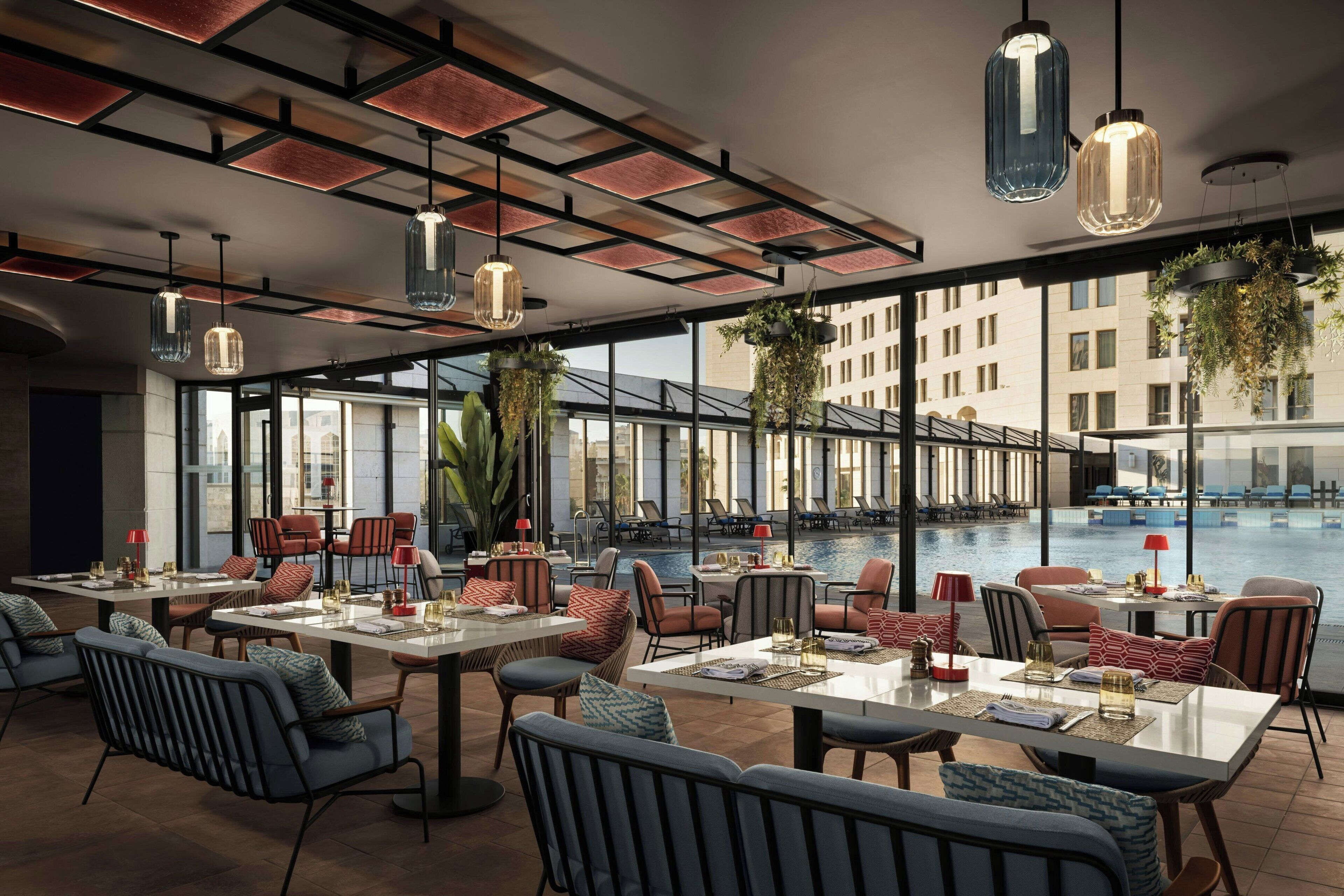 3 restaurants, breakfast, lunch, dinner served; Italian cuisine