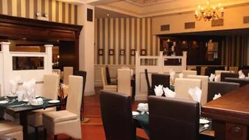 Daily full breakfast (EUR 10 per person)