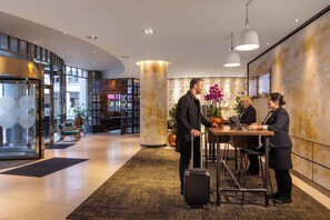 Reception - Novotel London Tower Bridge (London)