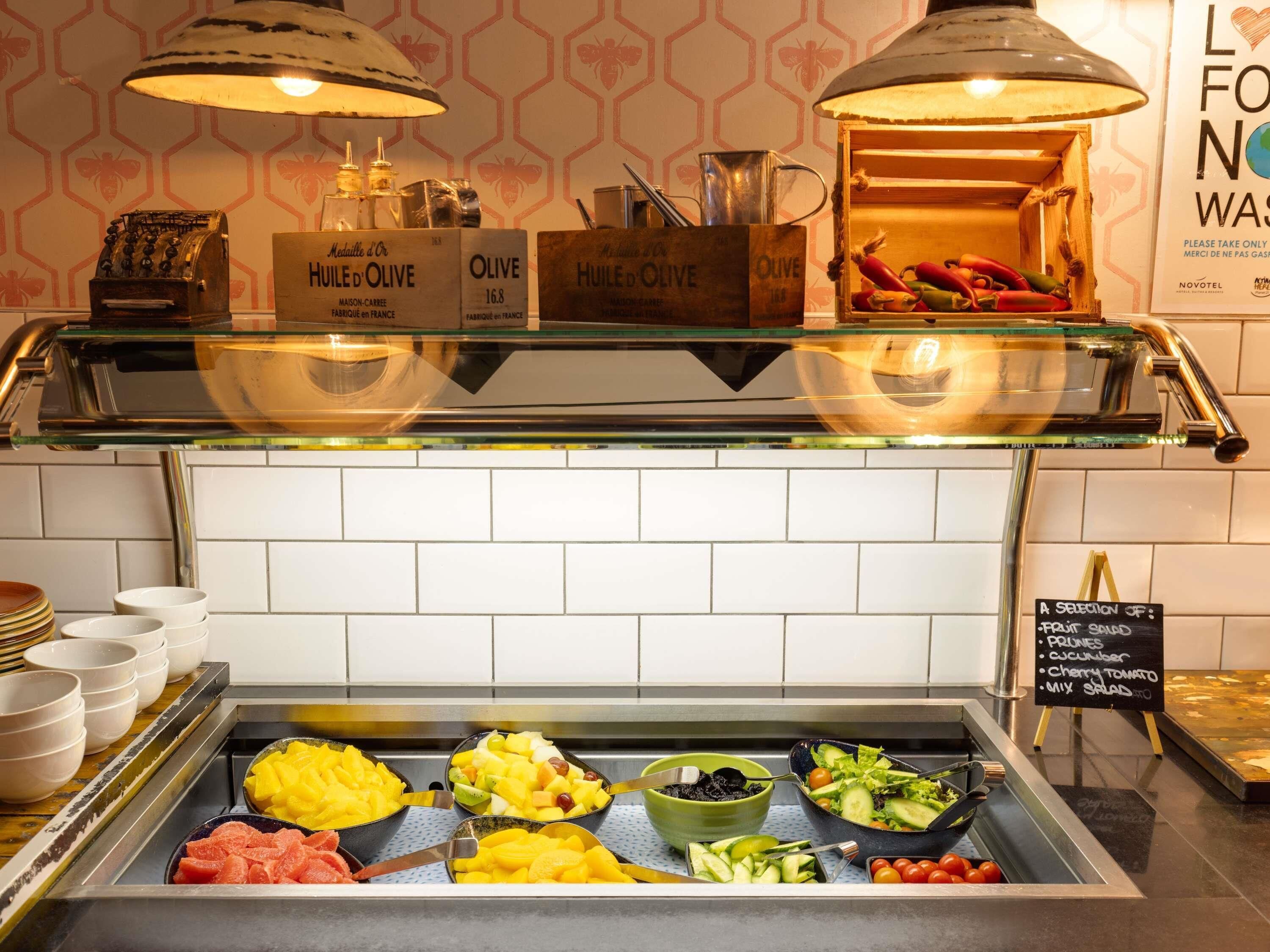 Daily full breakfast (GBP 21 per person)