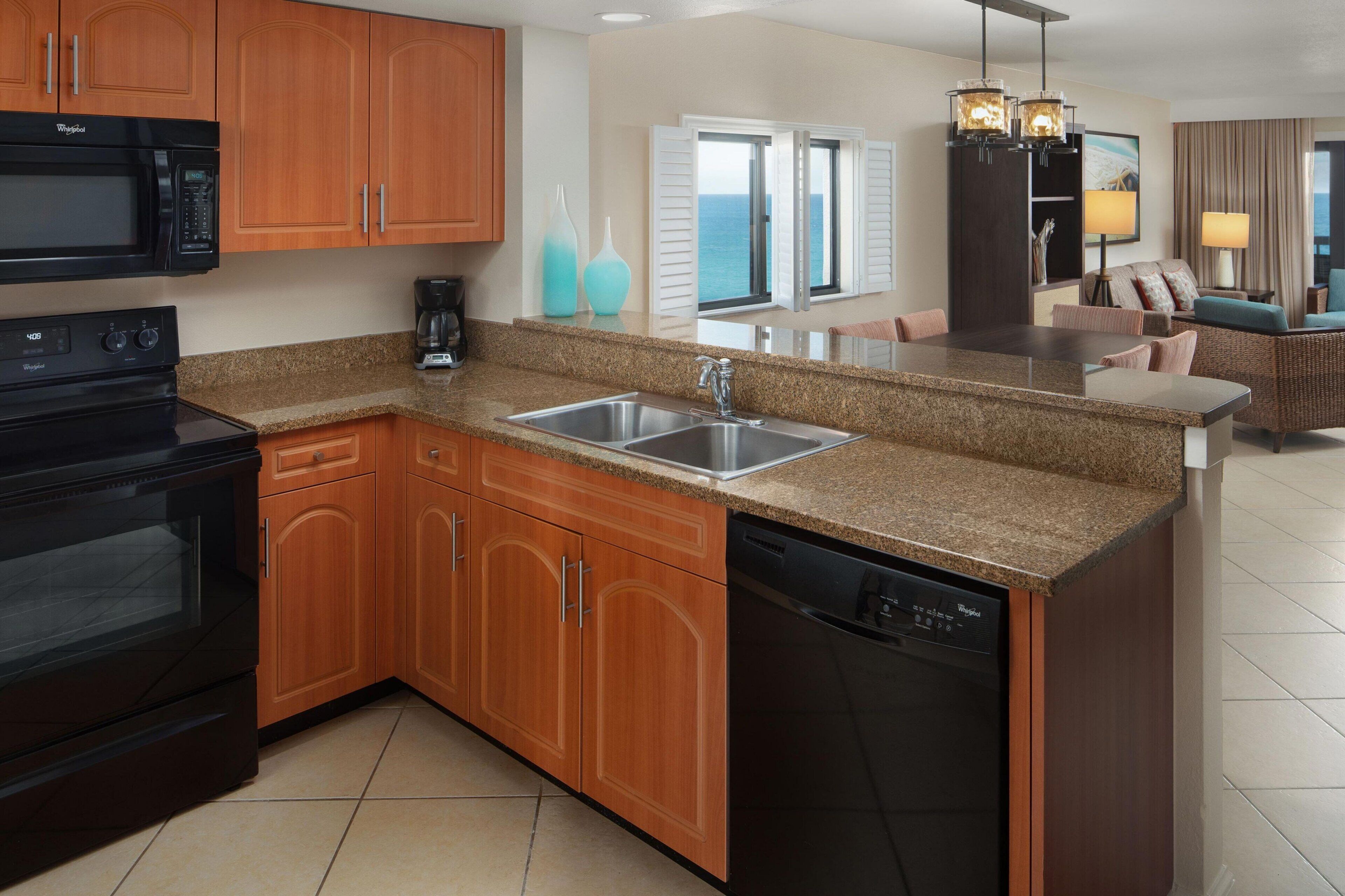 Fridge, microwave, stovetop, dishwasher