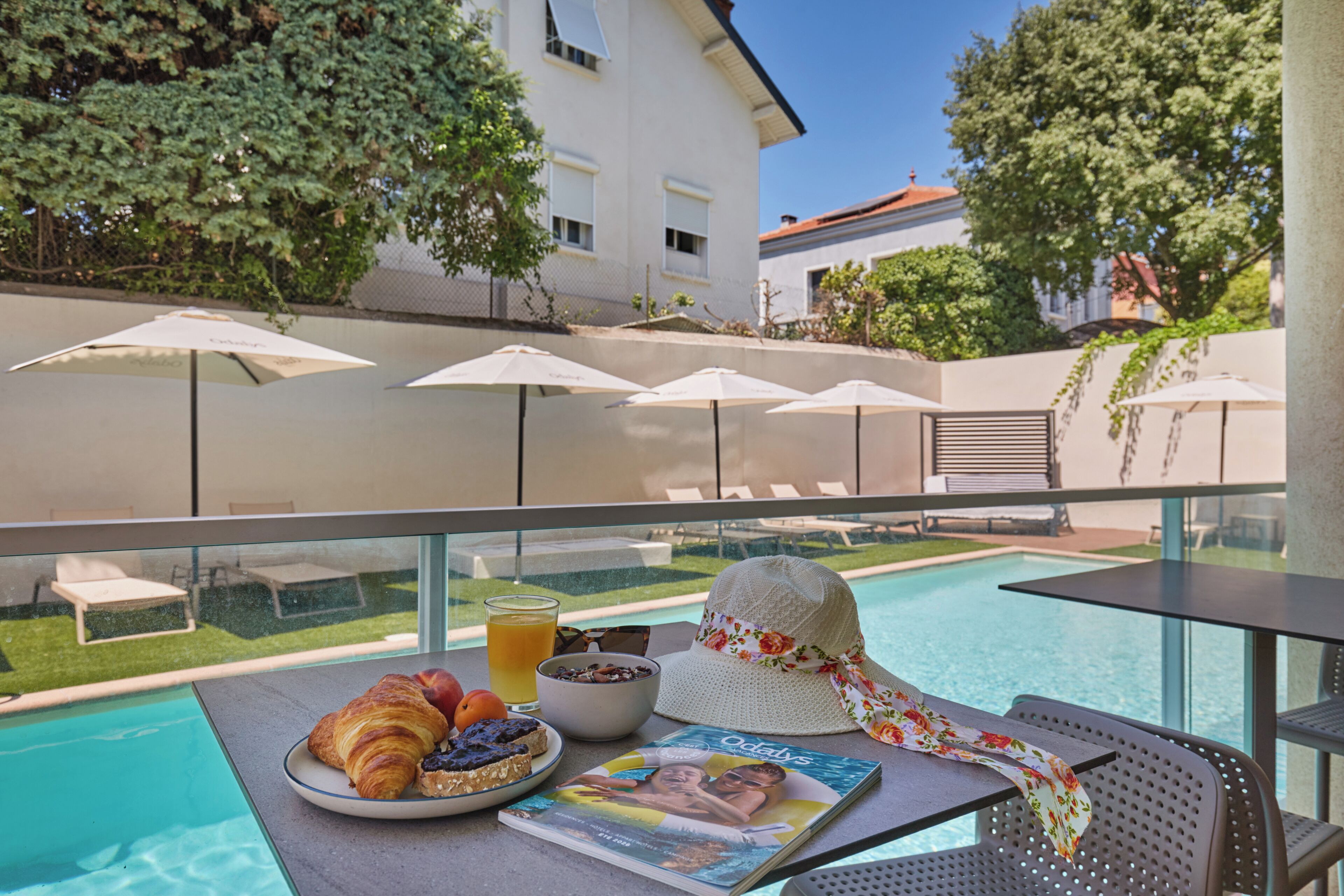 Seasonal outdoor pool, pool umbrellas, sun loungers