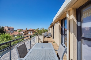 Superior-Studio, Terrasse (2 People) | Zimmersafe, Schreibtisch, schallisolierte Zimmer, Bügeleisen/Bügelbrett
