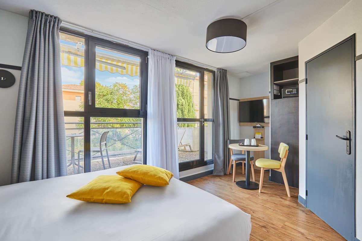 Studio, Terrace (2 People) | In-room safe, desk, soundproofing, iron/ironing board (on request)