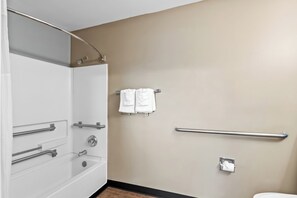 Articles de toilette gratuits, serviettes fournies, savon, shampoing