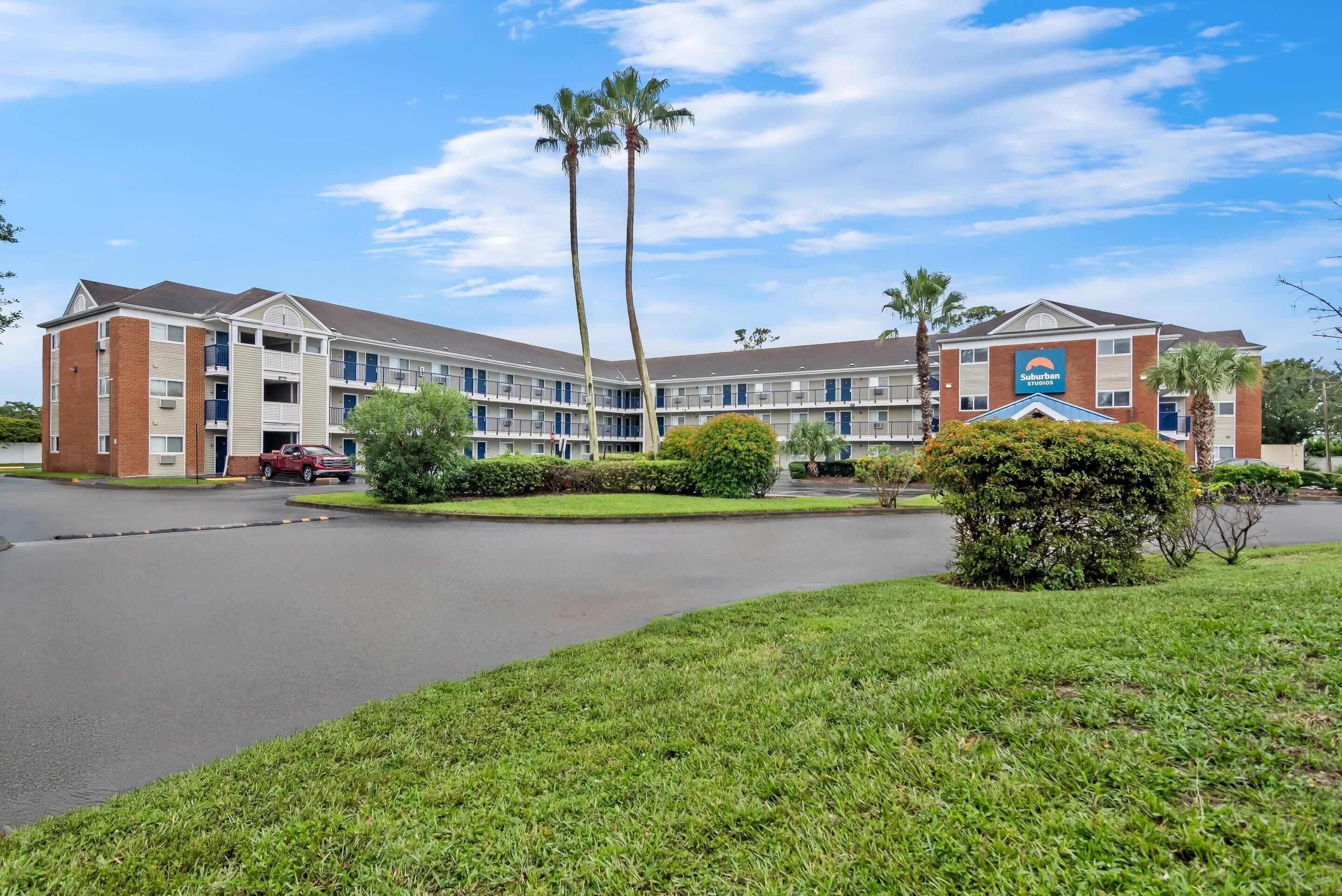 المنشأة من الخارج