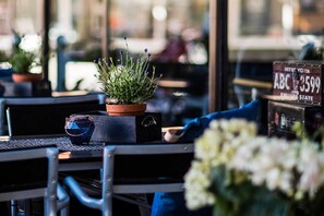 Breakfast, lunch and dinner served