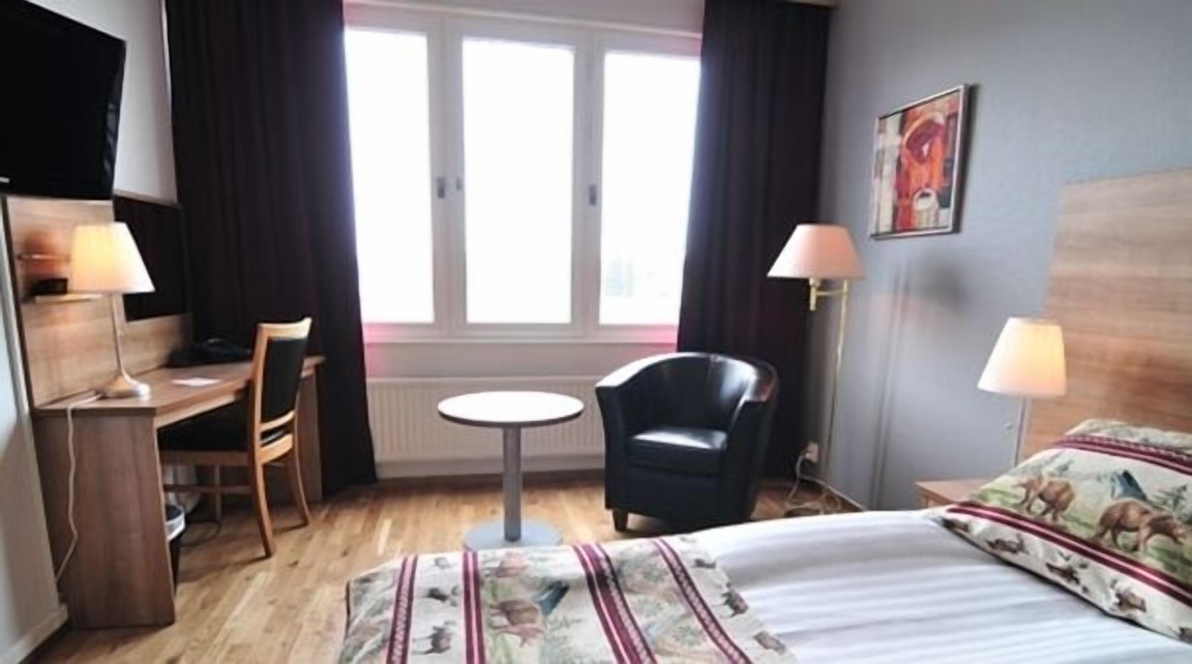 Standard Room, 2 Twin Beds, Non Smoking | View from room
