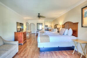 Deluxe Room, Partial Oceanview, 2 Queen Beds, Balcony | Ropa de cama de alta calidad, escritorio, wifi gratis y ropa de cama