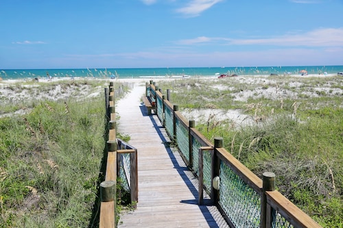 La Fiesta Ocean Inn And Suites