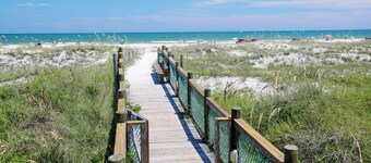 La Fiesta Ocean Inn And Suites