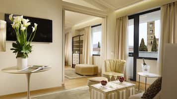 Romantic Suite (428) | 1 bedroom, premium bedding, down comforters, minibar