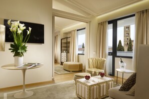 Romantic Suite (428)