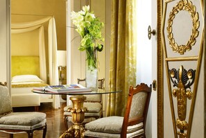 Suite (Decorated 104) | In-room dining