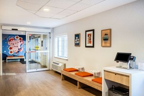 Business centre - Sonesta Simply Suites Jersey City (Jersey City)